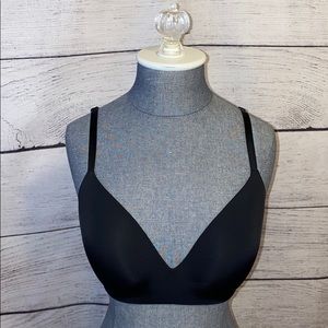 Victoria’s Secret T-shirt Lightly Lined Wireless